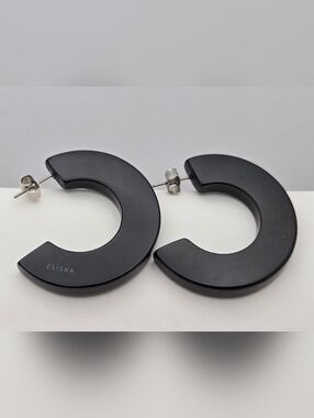 ZSISKA Black Resin Hoop Earrings Silver Tone Posts 1.5”